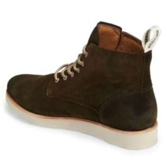 Men\'s Blackstone Dark Green Suede Chukka Boot. Plain Toe, Mid top. Size 44.